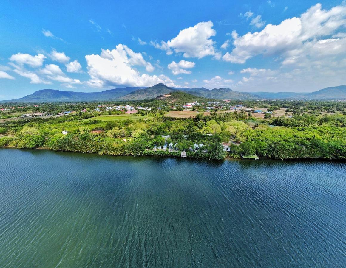 Kampot Riverfront Boutique Экстерьер фото