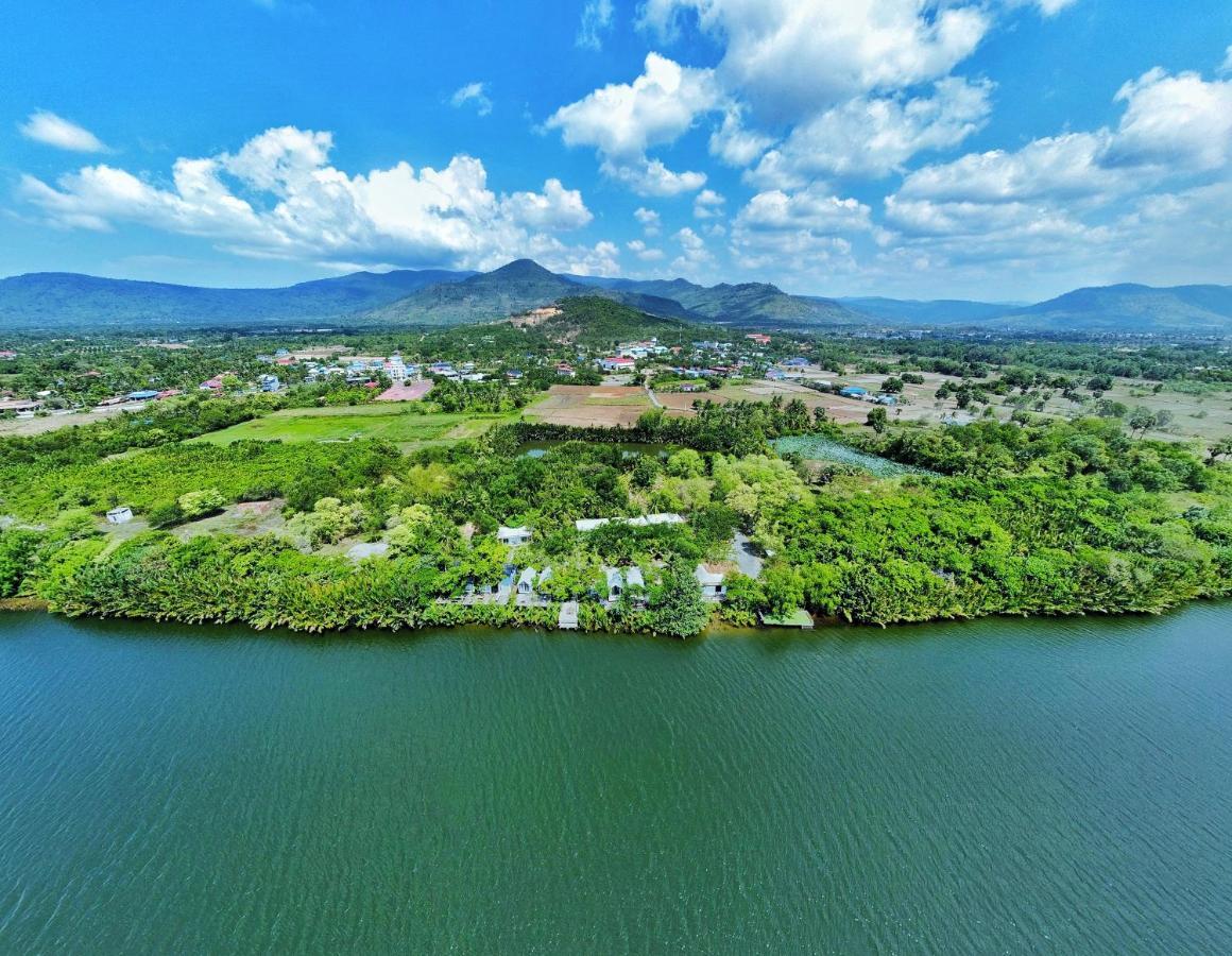 Kampot Riverfront Boutique Экстерьер фото