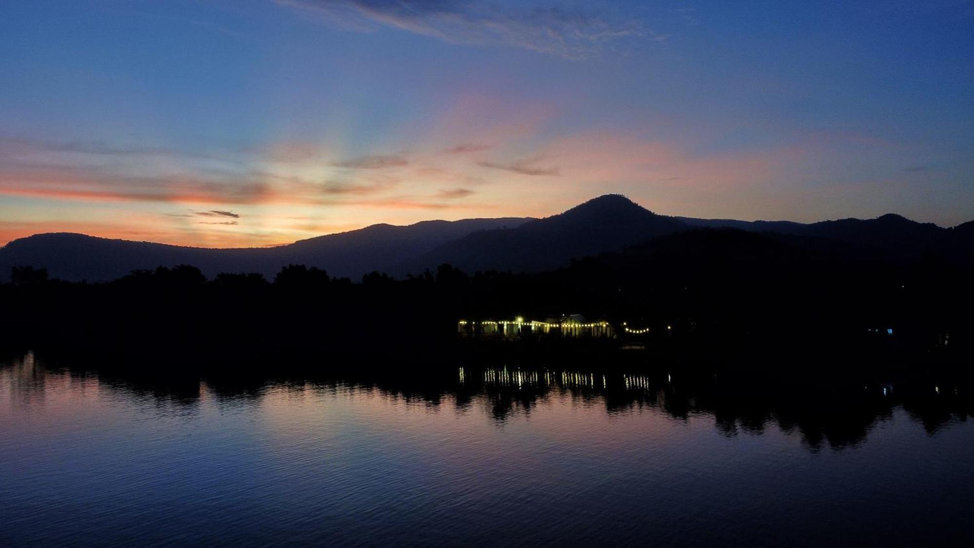 Kampot Riverfront Boutique Экстерьер фото