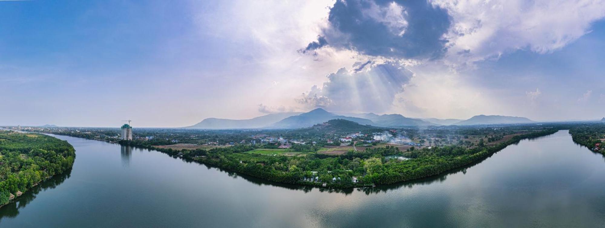 Kampot Riverfront Boutique Экстерьер фото